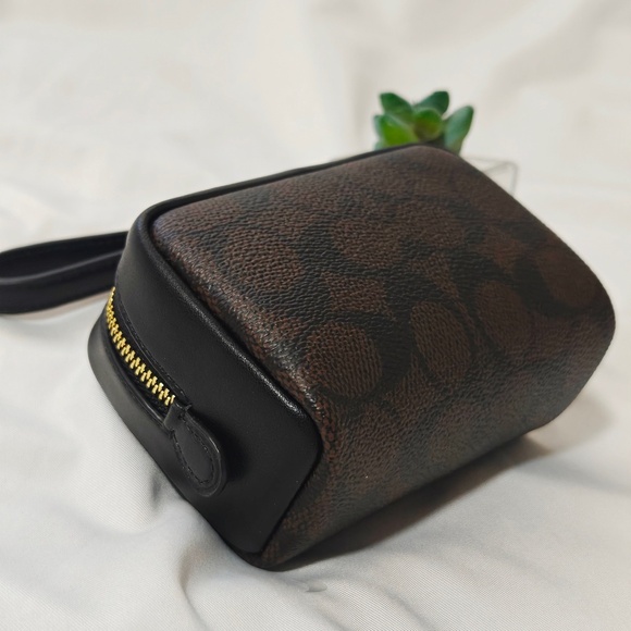 NWT COACH Small Pouch Wristlet In Signature Canvas Walnut/ Black CW907 $118 - Picture 5 of 5